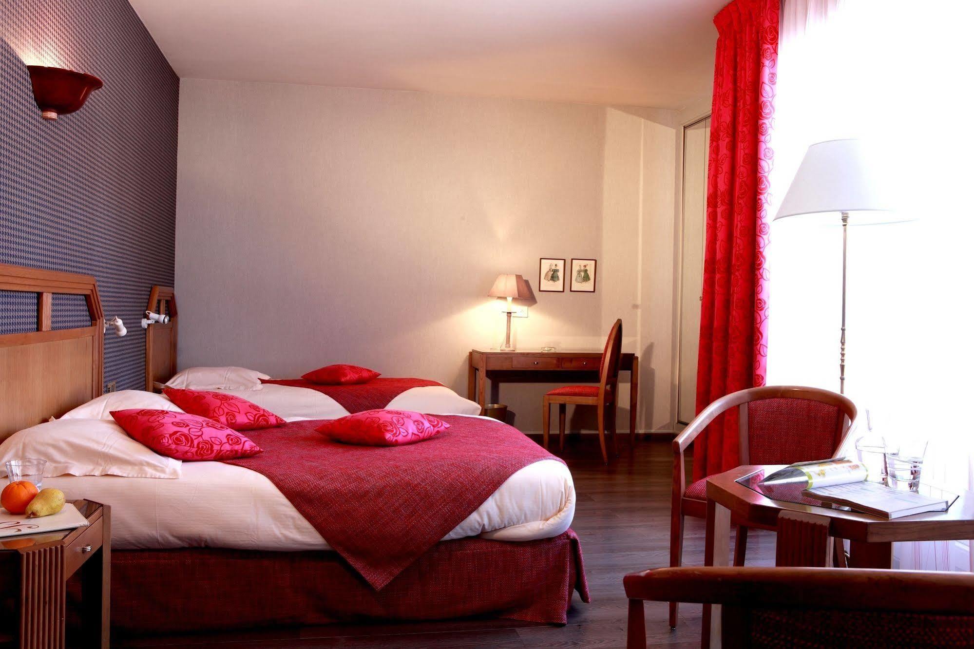 Logis Burnel Et La Cle Des Champs Hotel Rouvres-en-Xaintois Luaran gambar