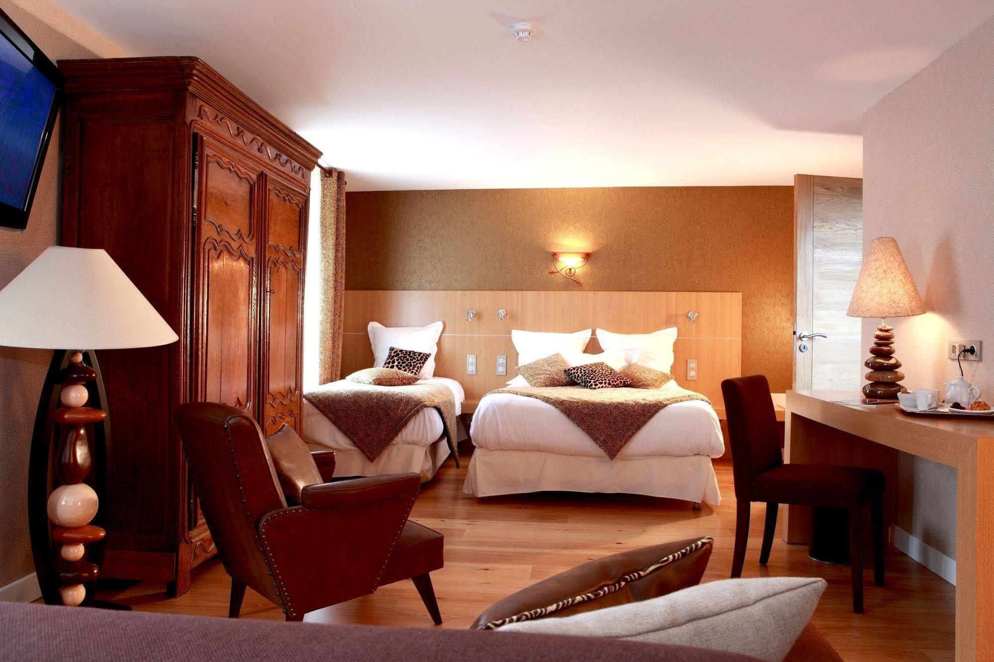 Logis Burnel Et La Cle Des Champs Hotel Rouvres-en-Xaintois Luaran gambar